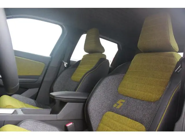 Renault 5 COMFORT RANGE ICONIC CINQ 150PK 52 kWh | PACK WINTER: ELEKTRISCH VERWARMBARE VOORSTOELEN/E...