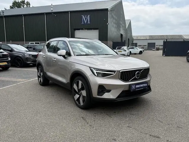 Volvo XC40 1.5 T4 Plug-in hybrid Plus Bright VOLVO DEALER ONDERHOUDEN | PANO| 360 CAMERA| HARMAN KAR...