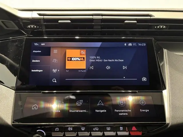 Peugeot e-308