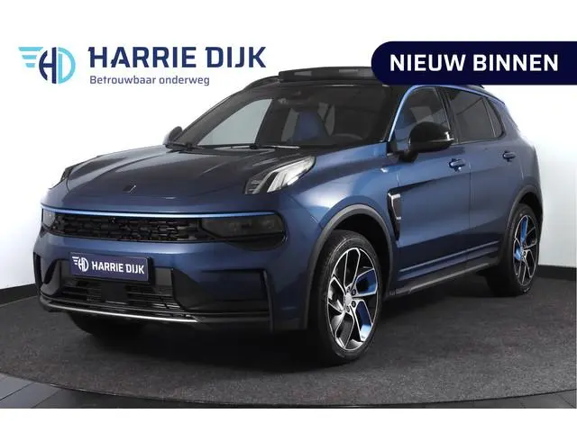 Lynk & Co 01 1.5 PHEV 261PK MY23 | Afn. Trekhaak | Donkere hemel | 360 Camera | 7.4 kWh boordlader |...