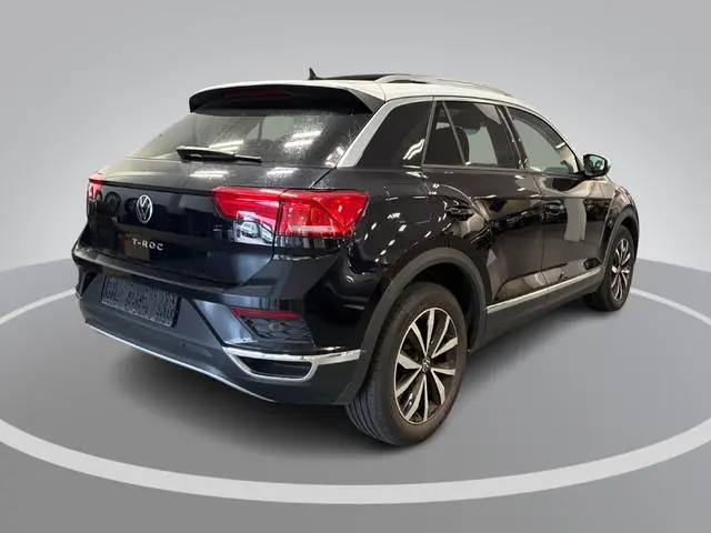 Volkswagen T-Roc 1.5 TSI 150pk DSG Style  · Panoramadak · Camera · Elek. Achterklep · Dodehoeksensor...