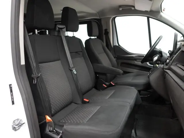 Ford Transit Custom L2H1 Automaat Dubbele cabine Trend Navi Trekhaak Cruise Control Parkeersensoren...