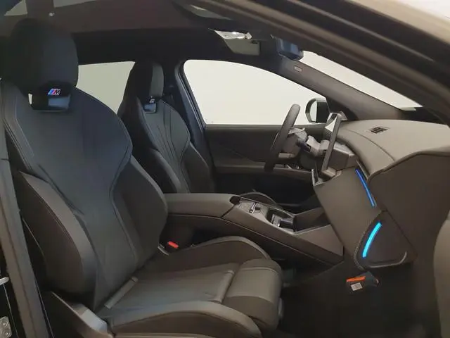 BMW iX3 50 xDrive M-Sport Pro 113 kWh 470pk Wegklapbare trekhaak, Panoramadak