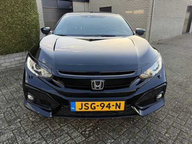 Honda Civic 1.0 i-VTEC Elegance*Navi*ECC*PDC*Carplay*Camera