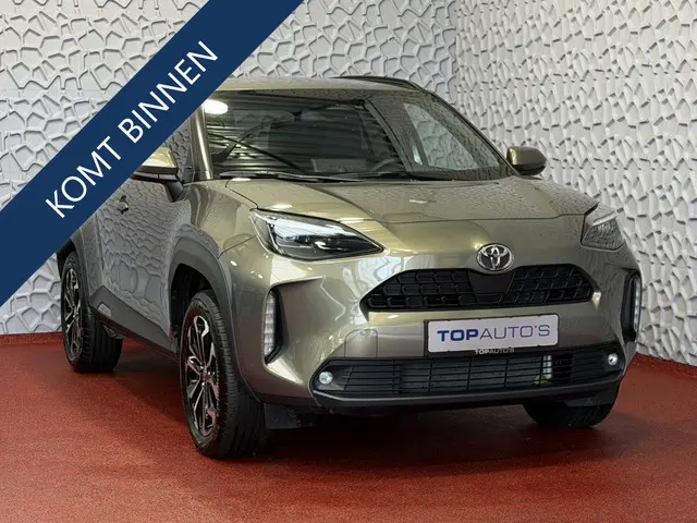 Toyota Yaris Cross 1.5 HYBRID DYNAMIC KEYLESS CAMERA LED ZWARTE HEMEL STOEL/STUUR VERW. 17''LMV ✅ To...