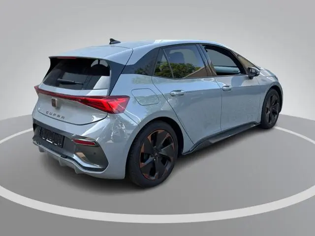 CUPRA Born Business 231pk 82 kWh · SOH 94,3% · Camera · Apple/Android Car Play · Navigatie · Dodehoe...