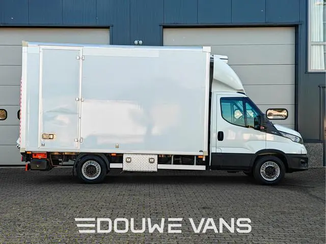 Iveco Daily 2.3 Koelwagen Airco Laadklep DAB Geveerde Stoel Koelbak Zijdeur Carrier + webasto