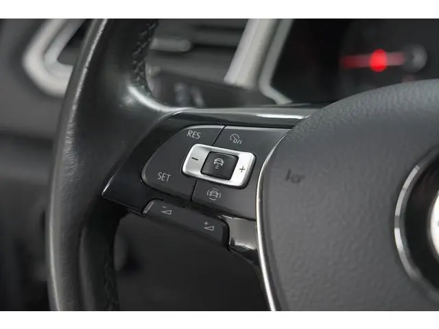 Volkswagen T-Roc 1.0 TSI Style Business 116pk | Trekhaak | Adaptieve Cruise Control | Elektronische...