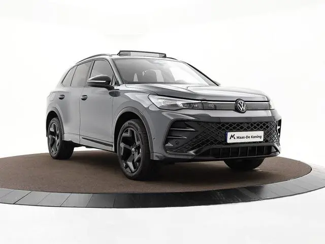 Volkswagen Tiguan 1.5 eHybrid 272pk DSG R-Line Edition · Panoramadak · Inklap. Trekhaak · 360 Camera...
