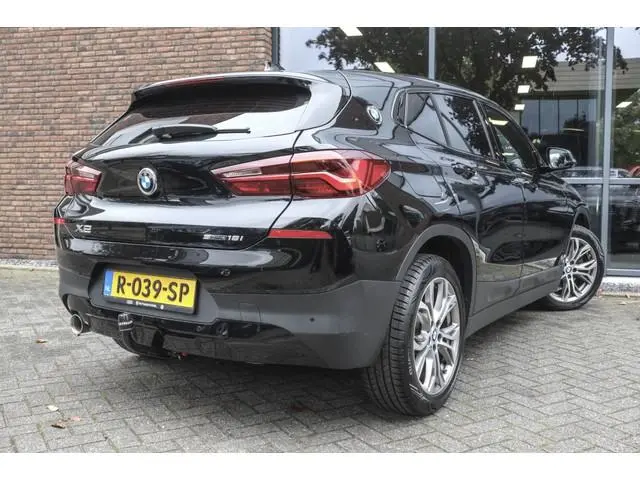 Bmw X2 sDrive 18i Advantage Plus | Trekhaak | Navigatie
