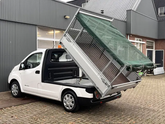 Nissan e-NV200 24KWh Elektrische Kipper Openlaadbak met Airco Cruise controle Telefoonverbinding 2-Persoons Kieper Pick-up P-up 2x Oplaadkabels aanwezig Ex gemeente