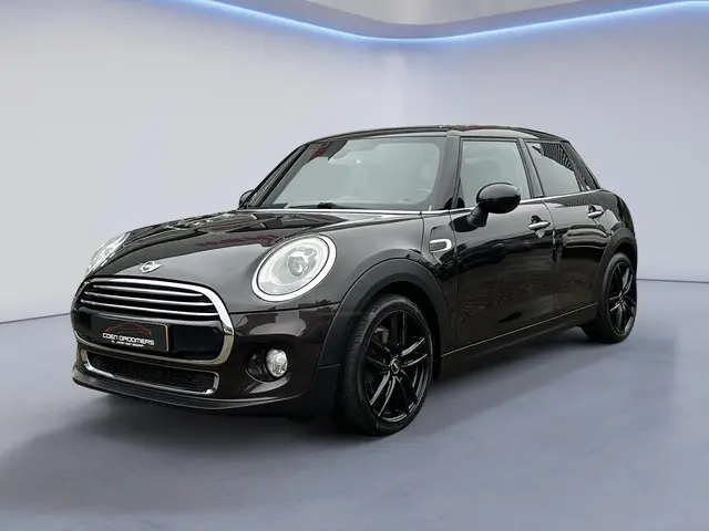 Mini Cooper 1.5 Chili Serious Business /Apple & Android Carplay/Elektrisch Panoramadak/Stoelverwarmi...