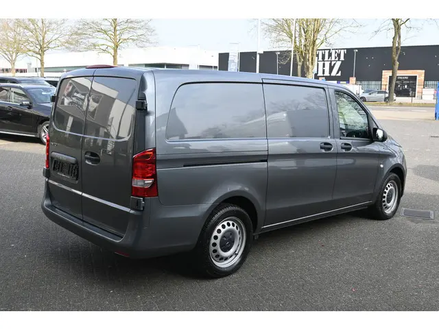 Mercedes-Benz eVito 112 L2 66 kWh Snellader, Distronic, Navigatie met camera