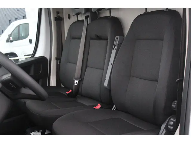 Fiat Ducato 33 2.2 MultiJet 140PK L3H2 | NIEUWE BUS! BPM VRIJ! | ACHTERUITRIJ CAMERA | APPLE CARPLAY/ANDROID AUTO | 3-ZITS | CRUISE CONTROL | CLIMATE CONTROL | DAB+ RADIO | DIGITALE COCKPIT |