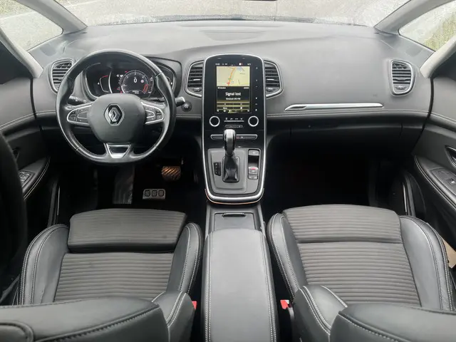 Renault Grand Scénic 1.6 dCi Bose 161PK / Automaat / Trekhaak / Camera / PDC V+A / Keyless / Blind s...