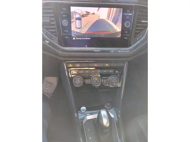 Volkswagen T-Roc 1.5 TSI 150pk DSG Sport Business R Panoramadak Keyless Camera Stoelverwarming