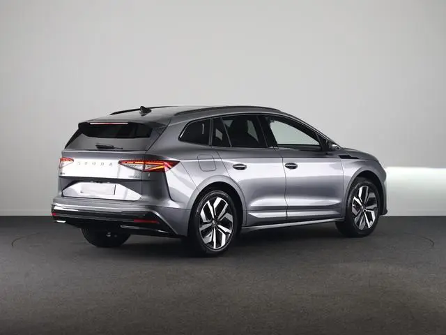 Skoda Enyaq 85 Sportline | Panoramadak | 20 inch | Sportstoelen | Adaptive Cruise | Blind Spot
