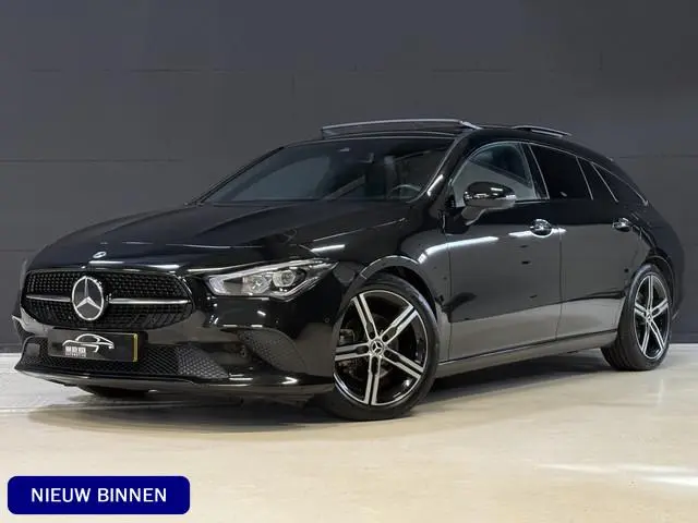 Mercedes-Benz CLA-klasse Shooting Brake 180 Luxury Line | Panoramadak | Leder | Camera | Sfeerverlic...