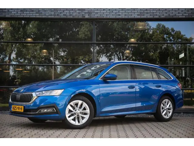 ŠKODA Octavia Combi 1.5 TSI Greentech Style , Adaptive cruise, Carplay, Virtual cockpit,