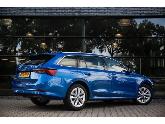 ŠKODA Octavia Combi 1.5 TSI Greentech Style , Adaptive cruise, Carplay, Virtual cockpit,