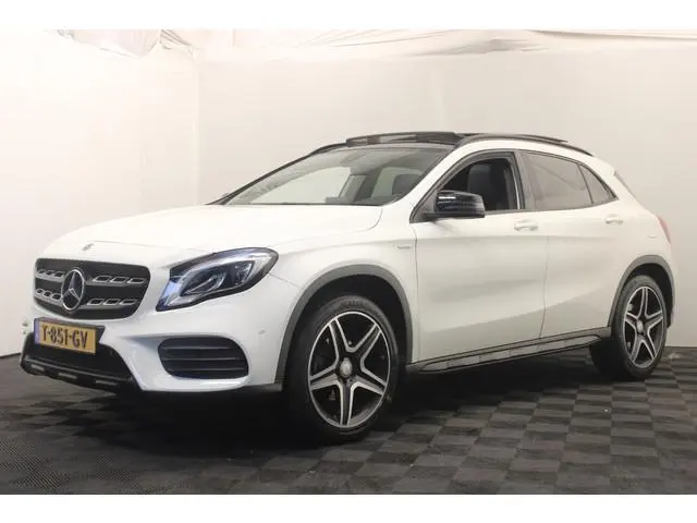 Mercedes-Benz GLA-klasse 200 Premium Plus |Pano|Navi|