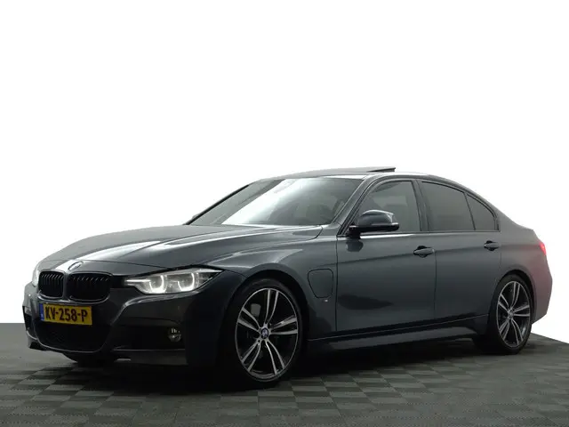 BMW 3-serie 330e M Performance Aut- Schuifdak, Harman Kardon, Head Up, Lane Assist, 360 Camera, Sfee...