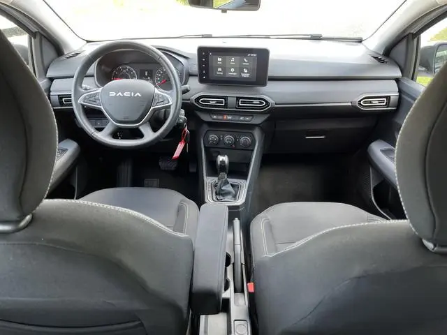 Dacia Sandero 1.0 TCe 90 Expression / Automaat / Apple Carplay - Android Auto / Parkeerhulp. Achter...