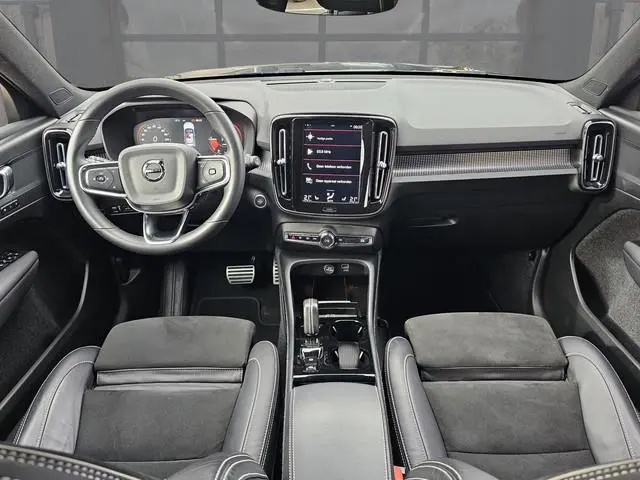 Volvo XC40 1.5 T4 Recharge Ultimate Dark PHEV | LED | Trekhaak | 360 camera | Elek. stoelen + mermor...