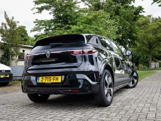 Renault Megane E-Tech EV40 Boost Charge Equilibre 3-Fase 1e-Eig. & Dealer-Onderh. BOVAG-Garantie. NL...