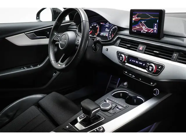 Audi A4 Avant 2.0 TFSI MHEV Sport S line black edition | TREKHAAK | STOELVERWARMING | CAMERA | 19"