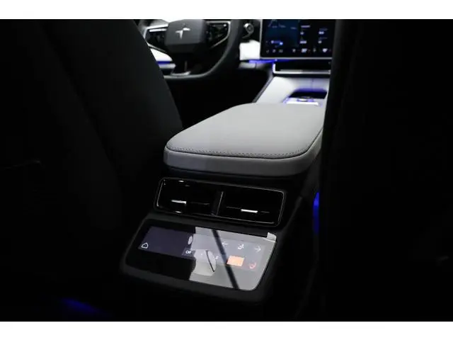 Polestar 4 Long Range Single motor Plus 100 kWh SOH 100% | PILOT PACK | PANORAMADAK | STUURVERWARMIN...
