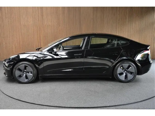 Tesla Model 3 RWD 60 kWh Full Self Driving 3 Warmtepomp Leer Panodak Elektr. achterklep Elektr. vers...