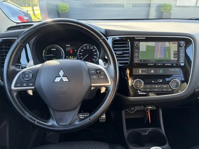 Mitsubishi Outlander 2.0 PHEV Executive Edition X-Line ✓Camera✓Keyless✓Navi✓Trekhaak✓Clıma✓Cruise✓Pd...