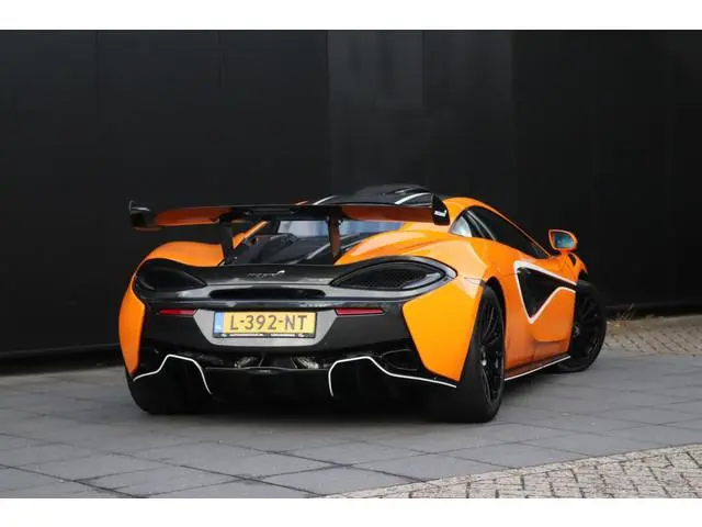 McLaren 620R 620R 3.8 V8 | R-PACK | ROOFSCOOP | LIFT | BOWERS & WILKINS | FIRST OWNER |