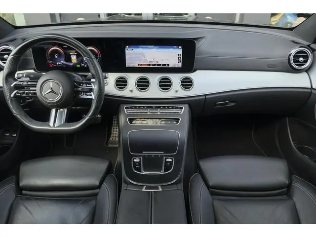 Mercedes-Benz E-klasse E300e AMG 320pk Panoramadak Burmester Widescreen Leder NLauto 1e Eigenaar!