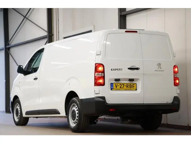 Peugeot Expert 2.0 BlueHDI 120 L3H1 LANG 2500KG TREKVERMOGEN