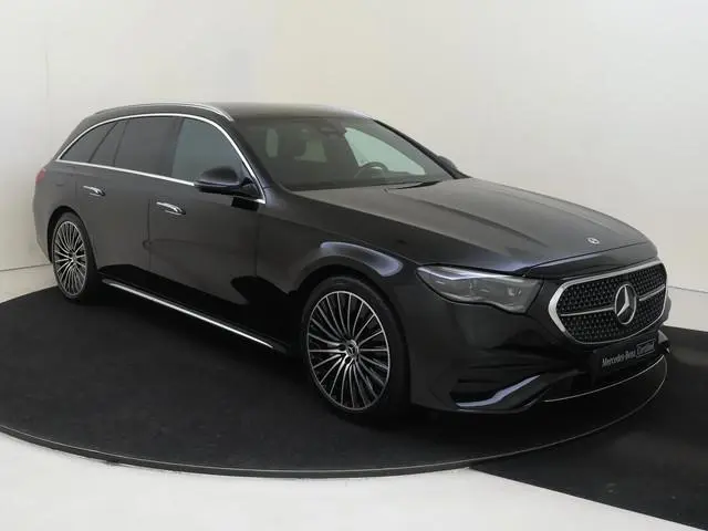 Mercedes-Benz E-klasse Estate 300 e AMG Line / Burmester 4D/ 20 inch/ El. Trekhaak