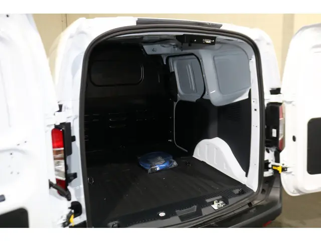 Ford E-Transit Courier