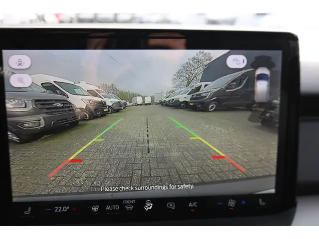 Ford E-Transit Courier