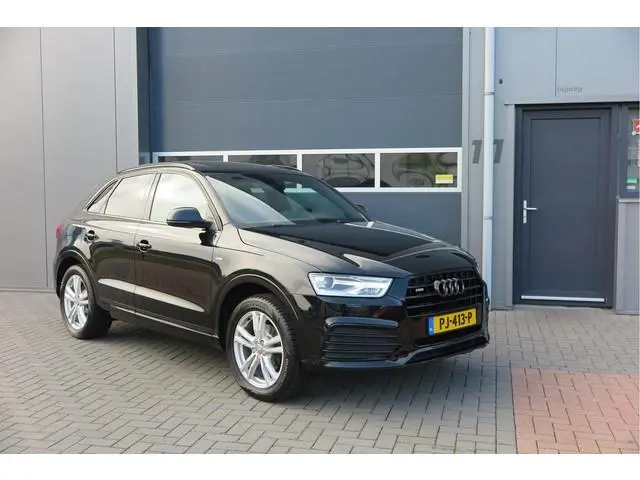 Audi Q3 1.4 TFSI 150pk CoD S-Tronic 2x S-Line, Pano ,Trekhaak ,Xenon, Navi, Stoelverwarming. . .