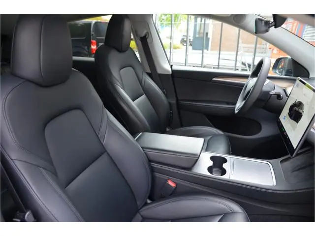 Tesla Model Y RWD 58 kWh AutoPilot4.0 Ryzen, FSD 99,- p/mnd, LFP accu