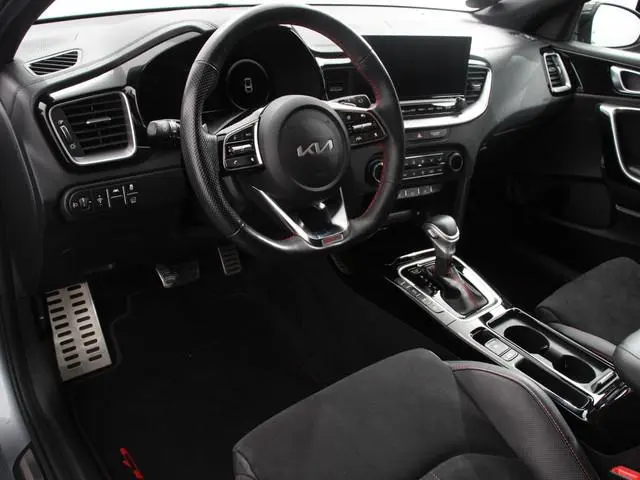Kia ProCeed 1.6 T-GDi 204pk! Automaat GT  Navigatie Apple CarPlay /  Android Auto Camera Adaptieve C...
