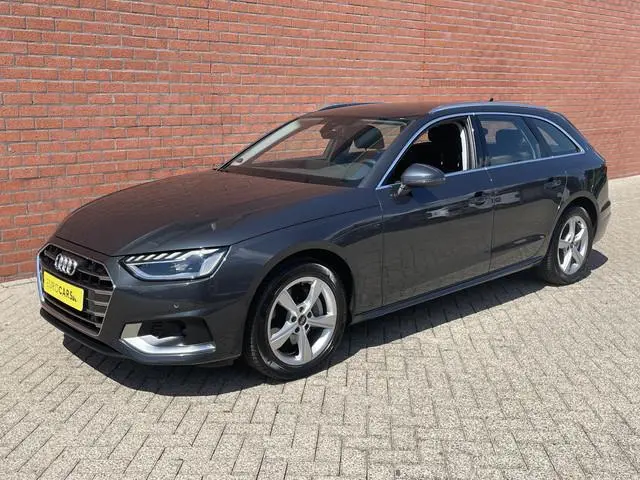 Audi A4 Avant 40 TFSI 204pk Pro Line Leder Sportstoelen Electrisch bedienbare achterklep Led Dab Nav...