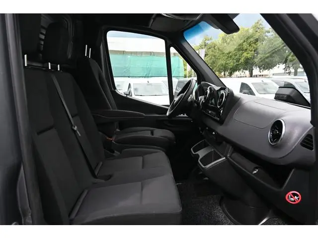 Mercedes-Benz Sprinter 317 CDI L2H2 Pro LED, Geveerde stoel, Navigatie met camera