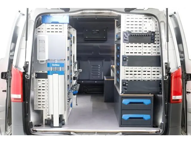 Mercedes-Benz Vito 114 CDI 136pk Compact 9G Automaat 2x Schuifdeur/LED/Camera/Inrichting 11-2022