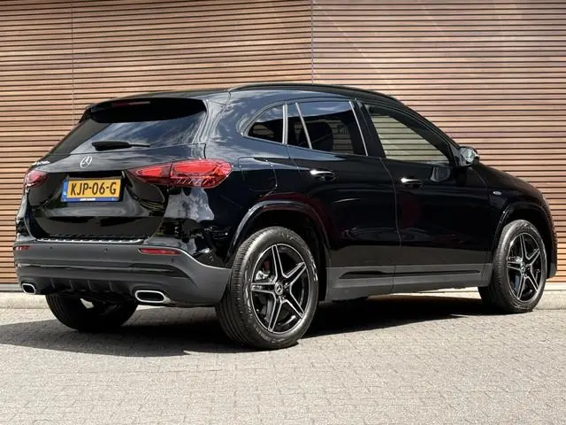 Mercedes-Benz GLA-klasse 250 e Business Solution AMG Black Optiek / Sfeerverlichting / Stoelverwarmi...