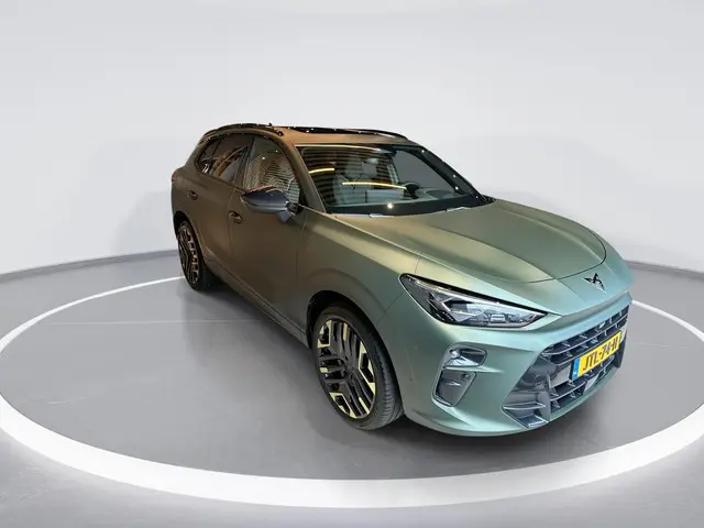 CUPRA Terramar 1.5 TSI e-Hybrid Tribe Edition 272PK l Panoramadak l HD Led Matrix Verlichting l Wegk...