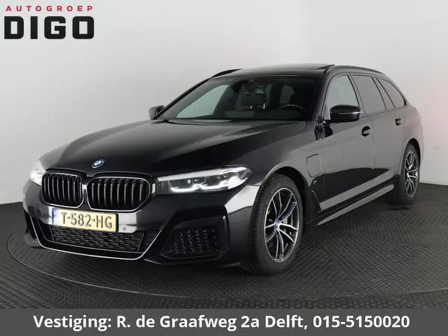 BMW 5-serie Touring 530e Business Edition Plus M-Pakket | Stoelverwarming | Harman Kardon | Panorama...