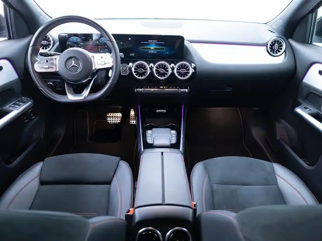 Mercedes-Benz GLA-klasse 250 e AMG Line | 360 Camera | Adaptive Cruise | Stoelverw. | Sfeerrverlicht...