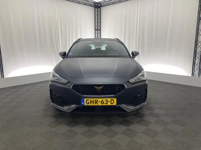 CUPRA Leon Sportstourer 1.4 e-Hybrid VZ Adrenaline Automaat | CarPlay | Sfeerlverlichting | Stuur/St...